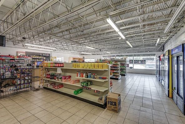1232 S Hampton Rd, Dallas, TX 75208